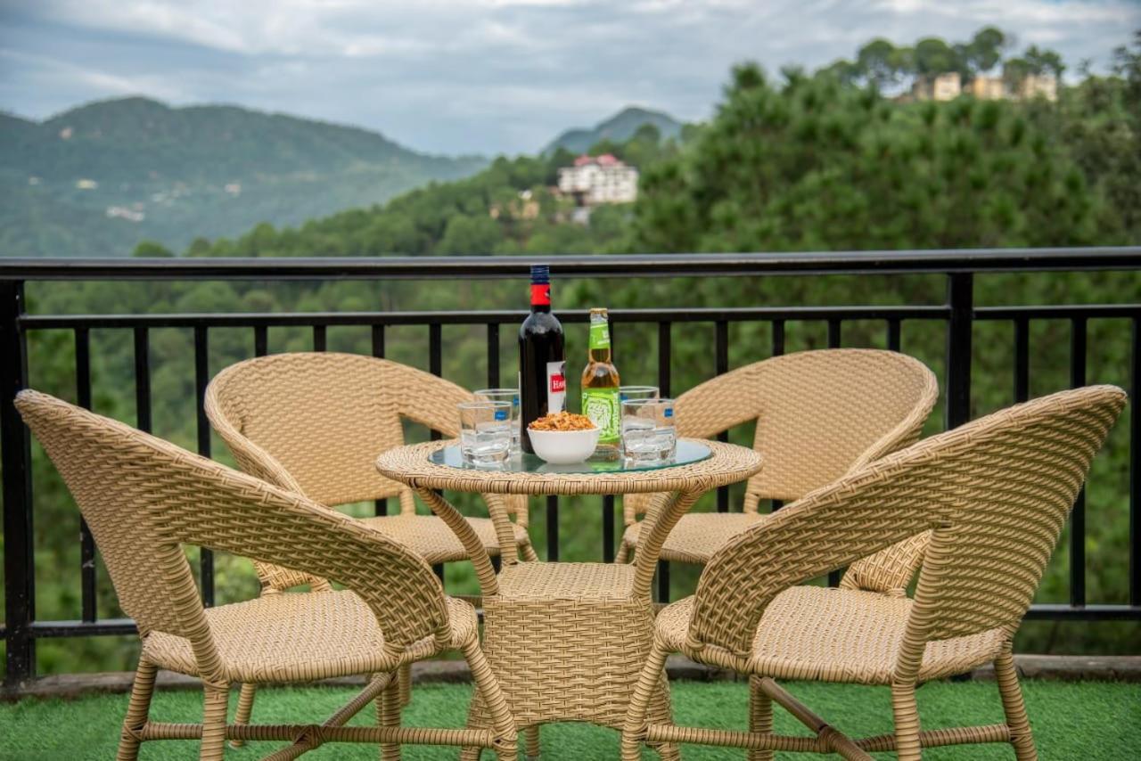 Mystic Kasauli I Pvt Balcony I Peacefull Area I Serviced Apt I By Exotic Stays Экстерьер фото