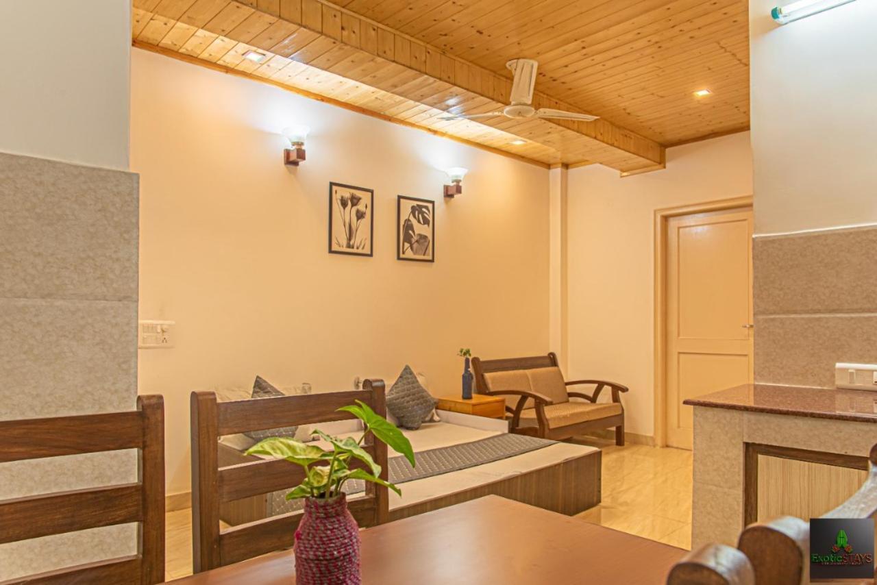 Mystic Kasauli I Pvt Balcony I Peacefull Area I Serviced Apt I By Exotic Stays Экстерьер фото